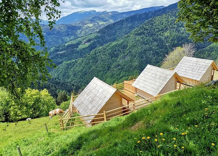 Scenic Glamping Huts With Mountain Views Near Ljubno Ob Savinji, Slovenia Сasa de vacaciones Mozirje